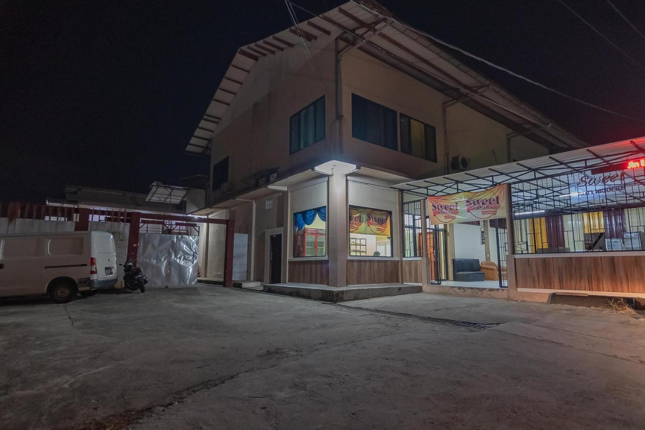 Reddoorz Plus At Bukit Cinta Street Balikpapan Klandasan Kecil Exterior foto